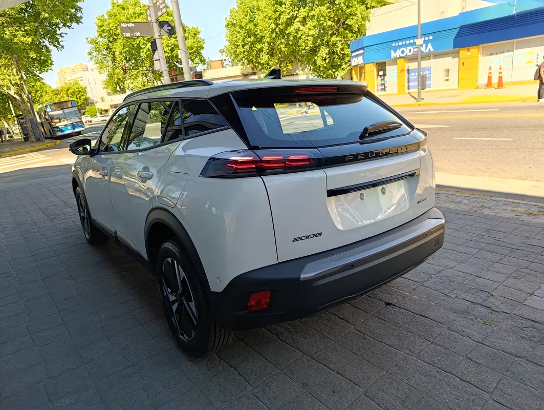 Mira esta publicación de Peugeot 2008 2025 en Motordil