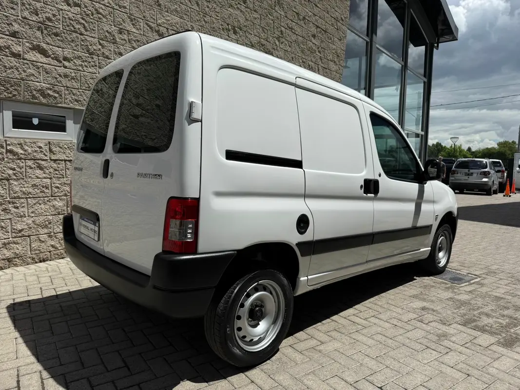 Mira esta publicación de Peugeot Partner 2018 en Motordil