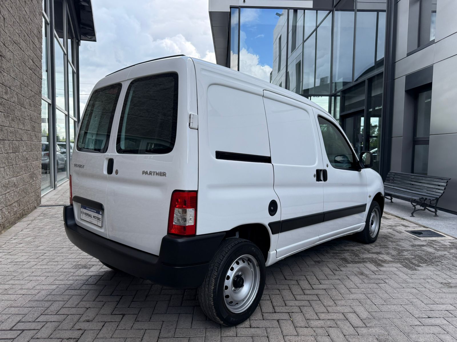 Mira esta publicación de Peugeot Partner 2018 en Motordil