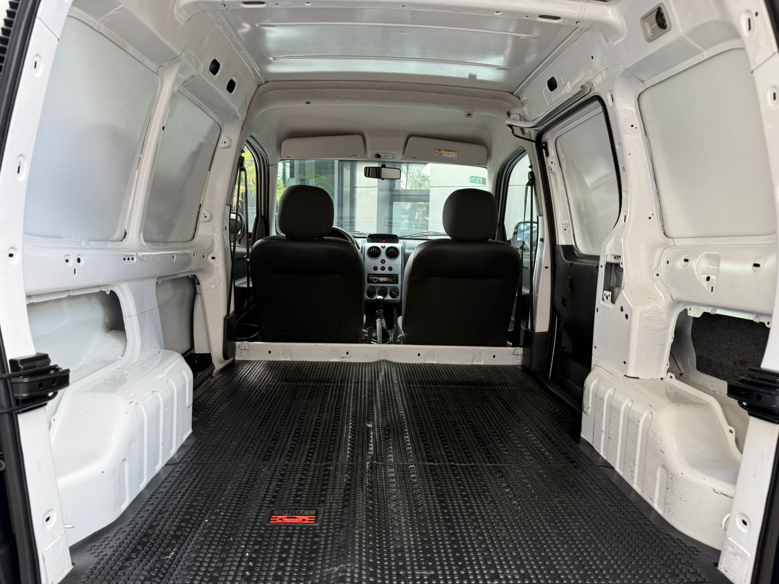 Mira esta publicación de Peugeot Partner 2018 en Motordil