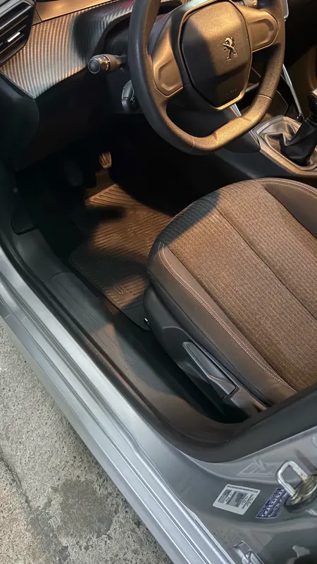 Mira esta publicación de Peugeot 208 2021 en Motordil