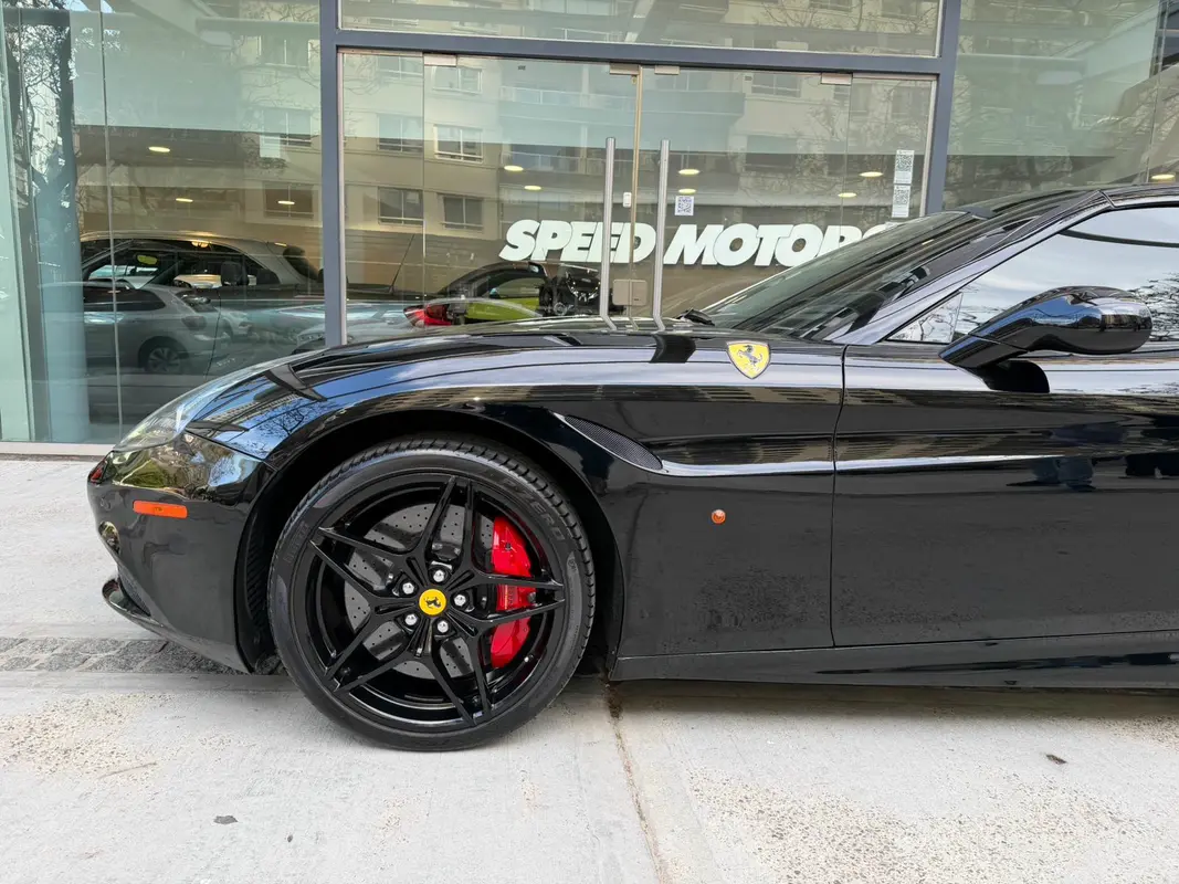 Mira esta publicación de Ferrari California 2016 en Motordil