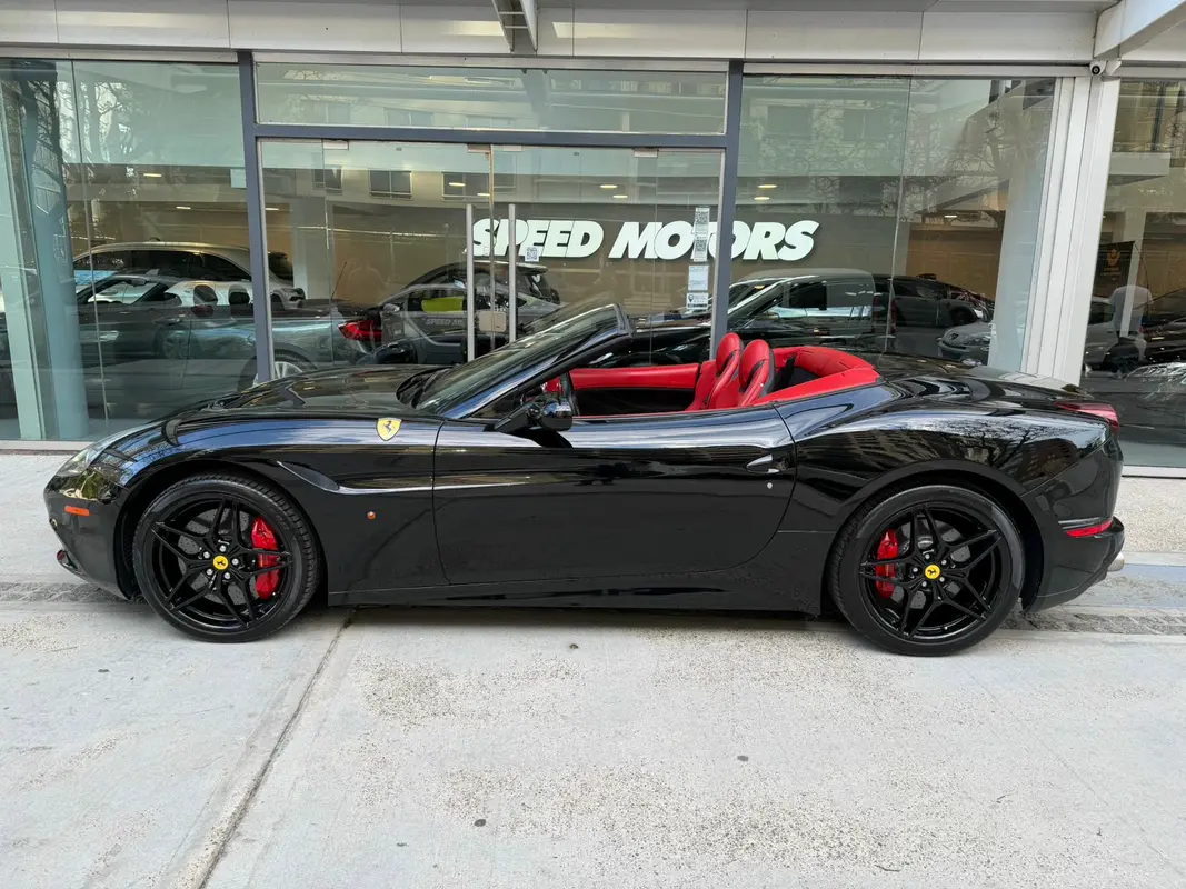 Mira esta publicación de Ferrari California 2016 en Motordil