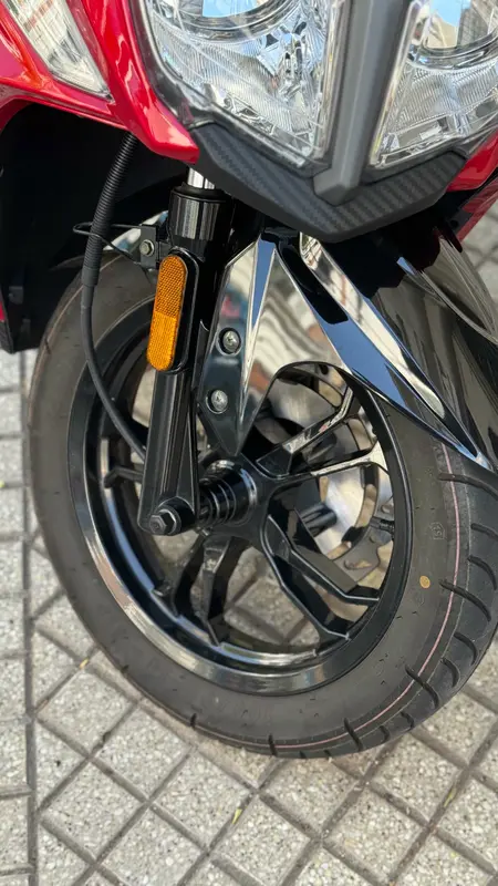 Mira esta publicación de SYM 200 JET 14 2023 en Motordil