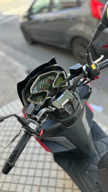 Mira esta publicación de SYM 200 JET 14 2023 en Motordil