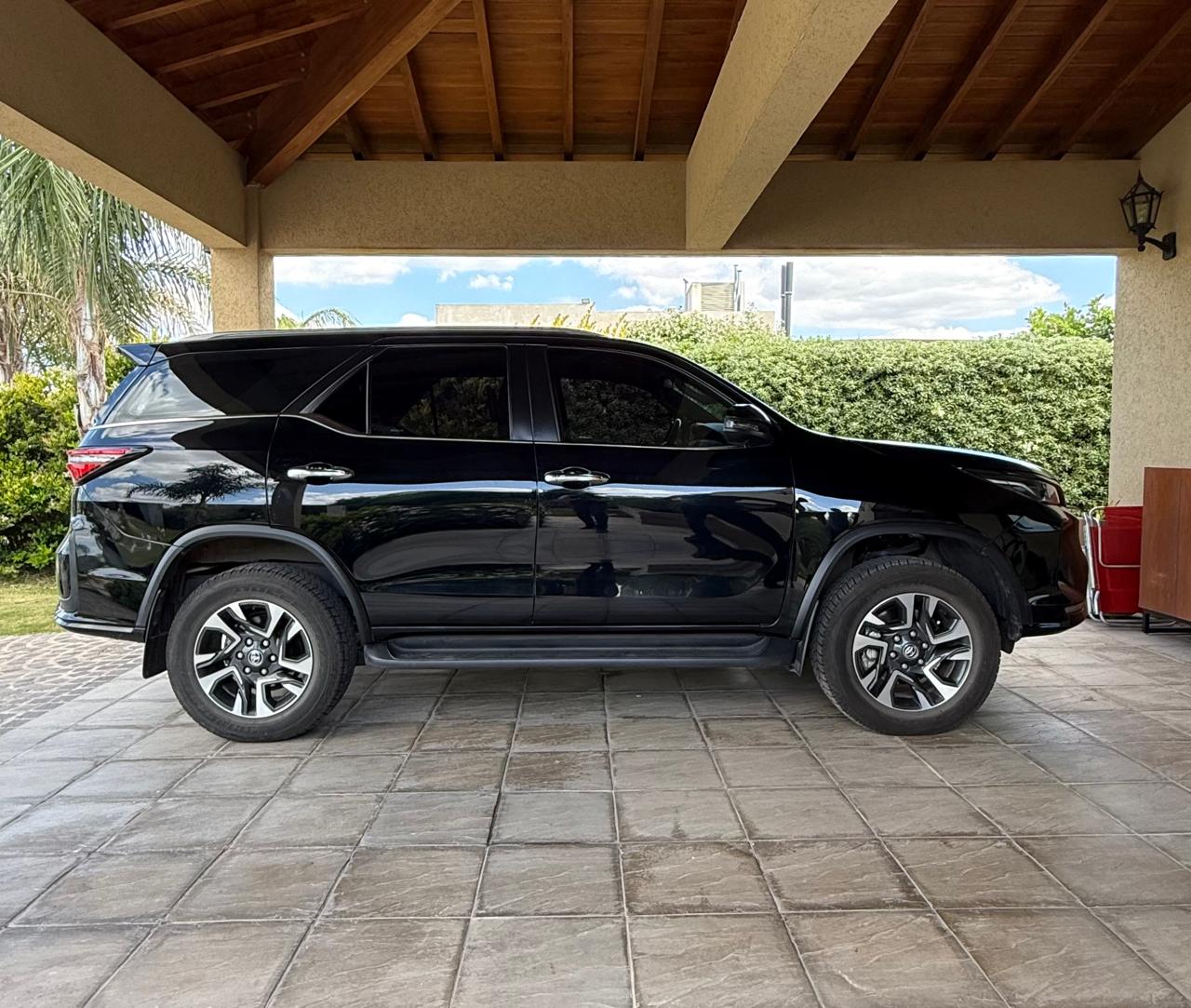 Mira esta publicación de Toyota SW4 2023 en Motordil