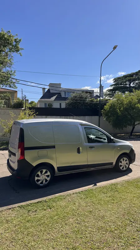 Mira esta publicación de Renault Kangoo 2022 en Motordil
