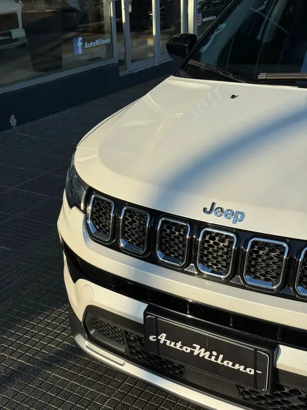 Mira esta publicación de Jeep Compass 2022 en Motordil