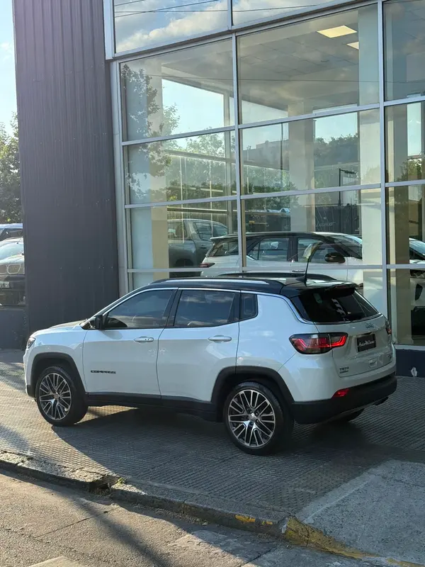 Mirá esta publicación de Jeep Compass