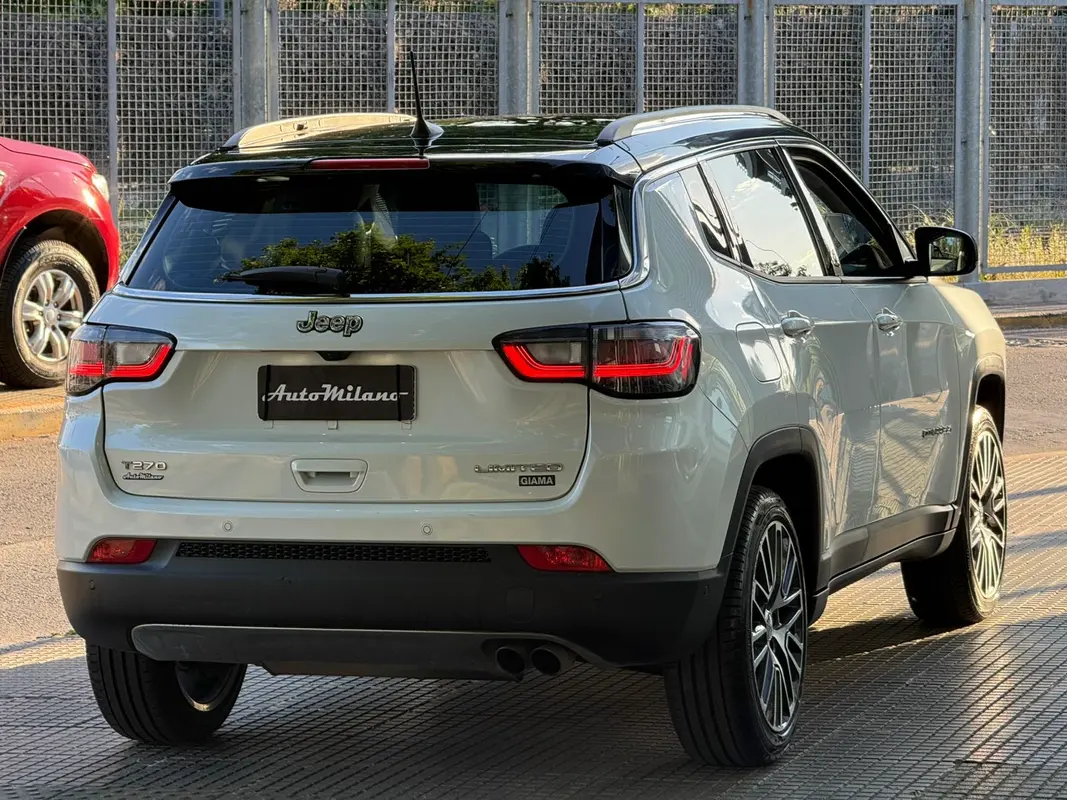 Mira esta publicación de Jeep Compass 2022 en Motordil