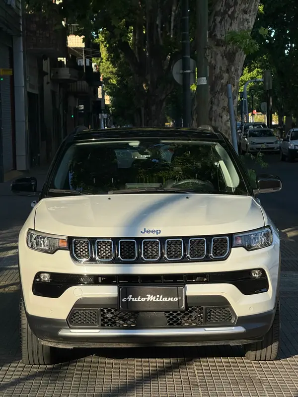 Mira esta publicación de Jeep Compass 2022 en Motordil