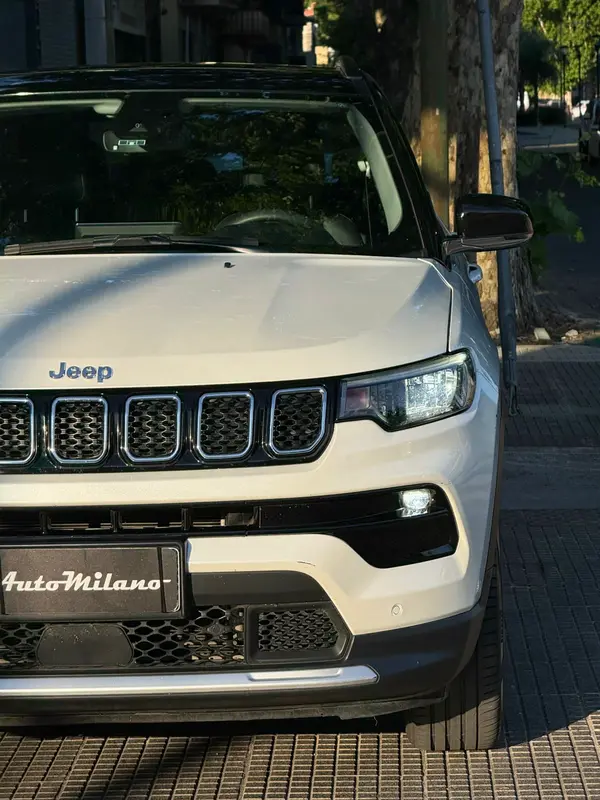 Mira esta publicación de Jeep Compass 2022 en Motordil