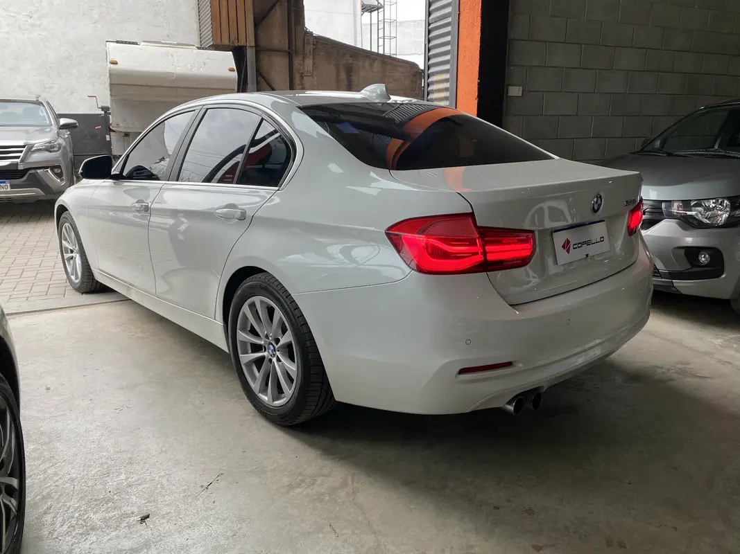 Mira esta publicación de BMW Serie 3 2018 en Motordil