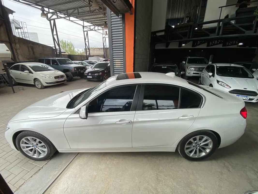 Mira esta publicación de BMW Serie 3 2018 en Motordil