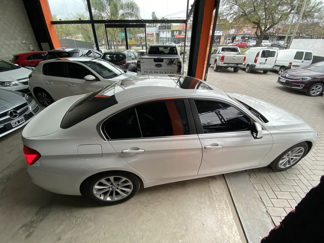 Mira esta publicación de BMW Serie 3 2018 en Motordil