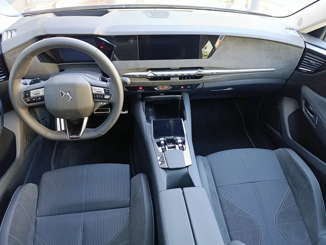 Mira esta publicación de Ds Automobiles DS4 2025 en Motordil