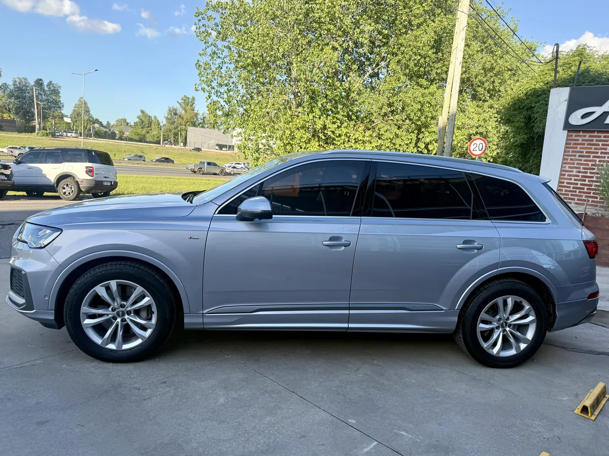 Mira esta publicación de Audi Q7 2020 en Motordil