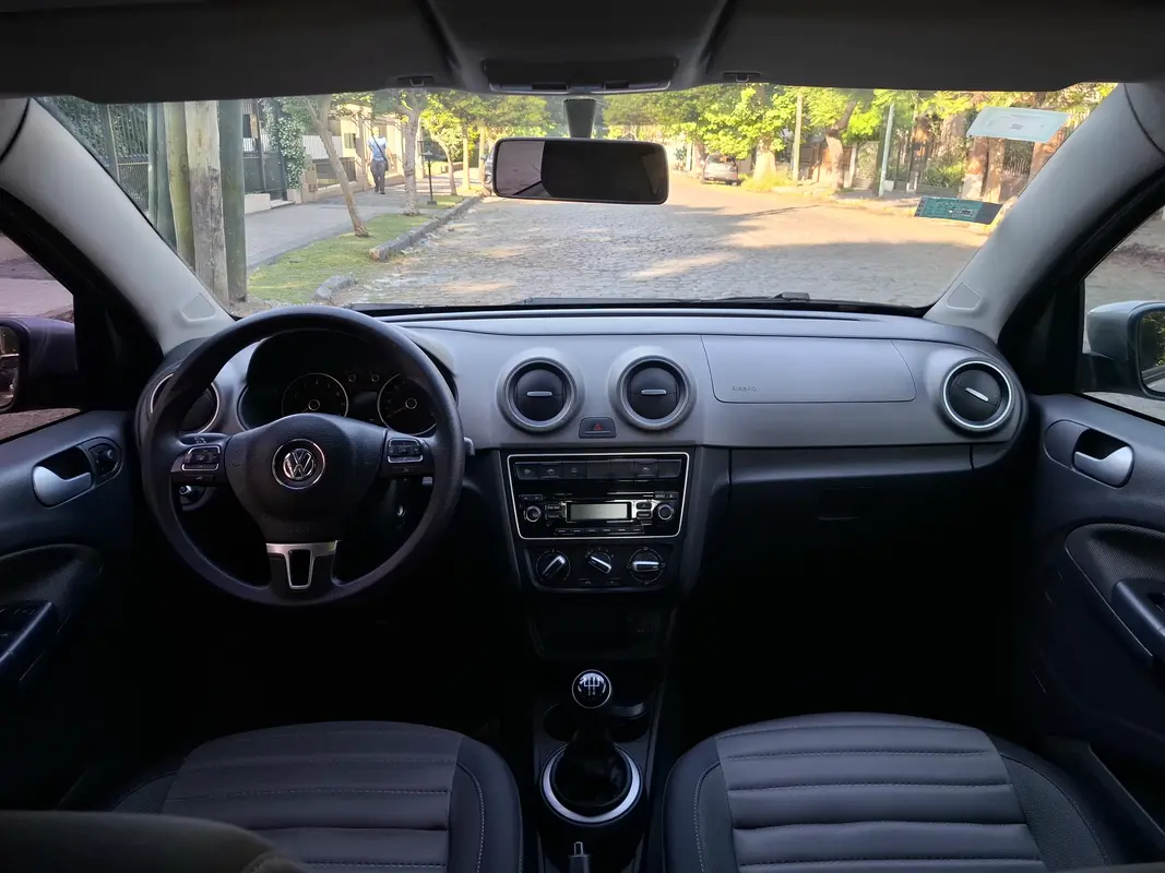 Mira esta publicación de Volkswagen Voyage 2014 en Motordil