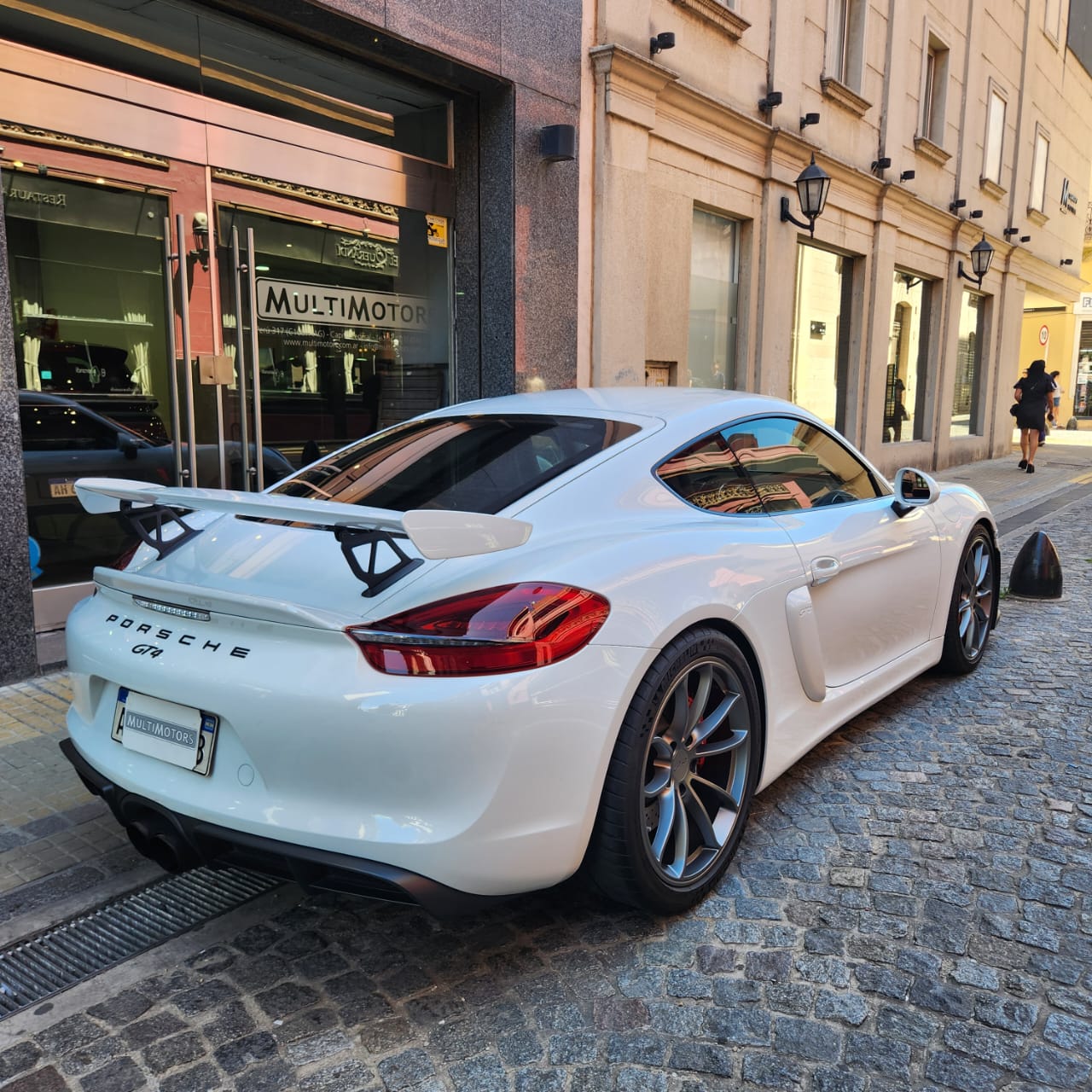 Mira esta publicación de Porsche Cayman 2016 en Motordil