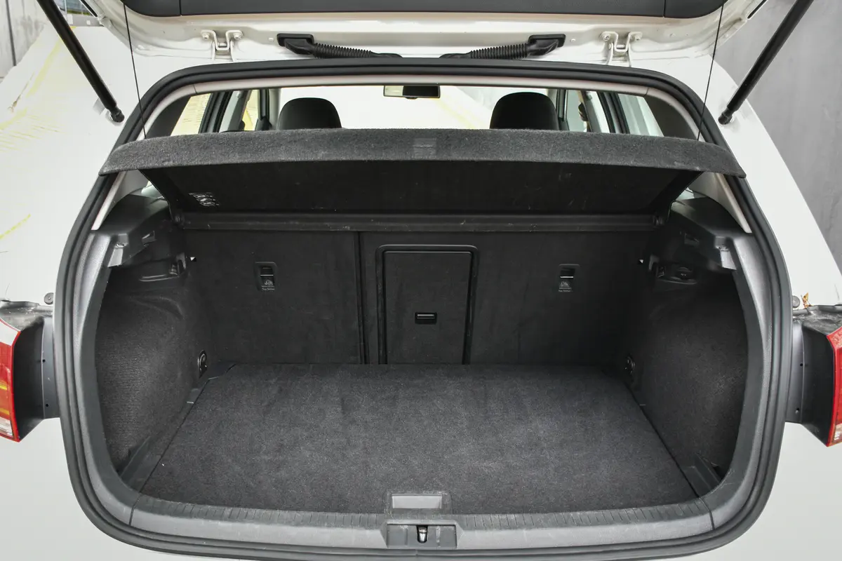 Mira esta publicación de Volkswagen Golf 2015 en Motordil