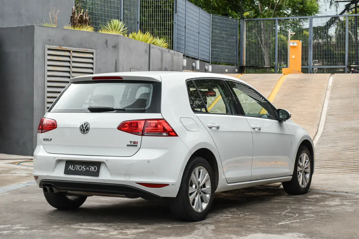 Mira esta publicación de Volkswagen Golf 2015 en Motordil