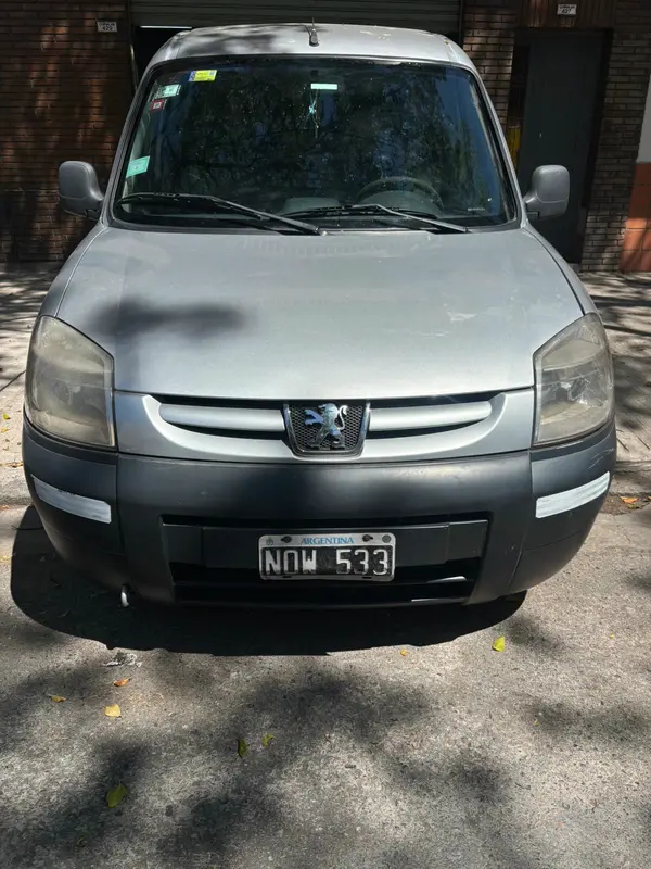 Mira esta publicación de Peugeot Partner 2014 en Motordil