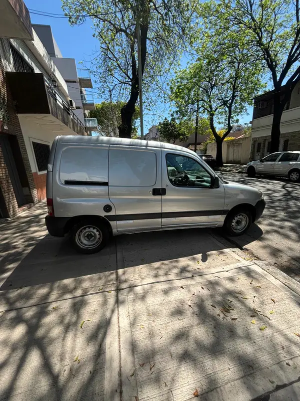 Mira esta publicación de Peugeot Partner 2014 en Motordil