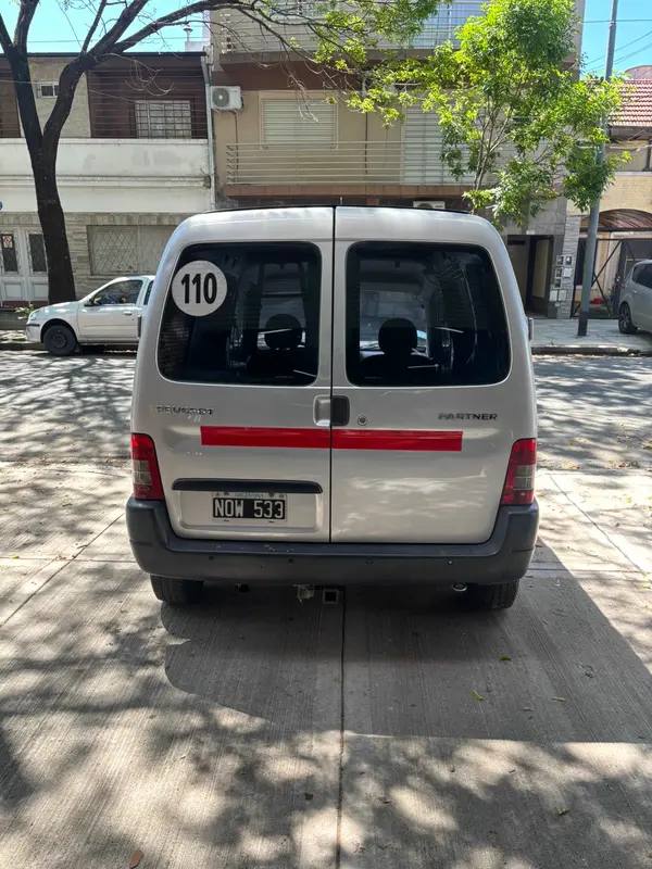 Mira esta publicación de Peugeot Partner 2014 en Motordil