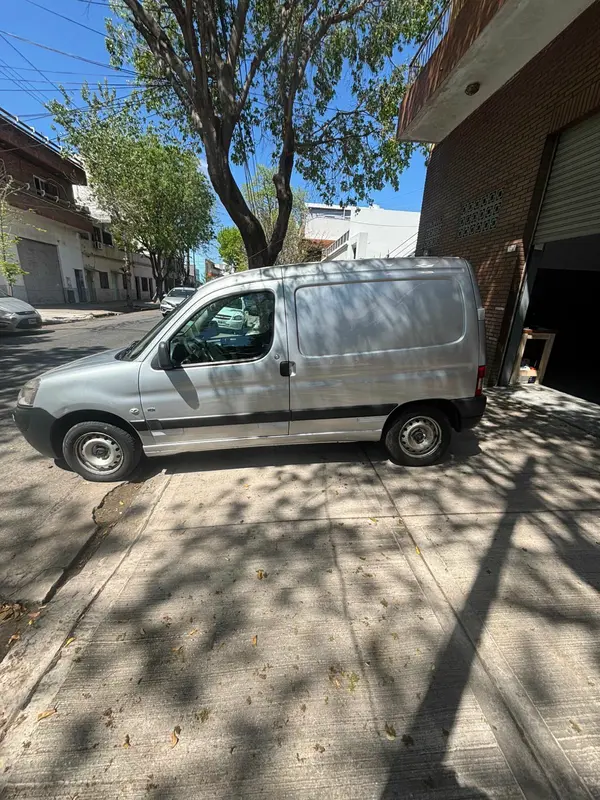 Mira esta publicación de Peugeot Partner 2014 en Motordil