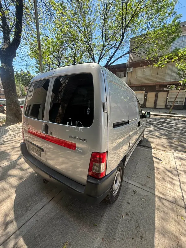 Mira esta publicación de Peugeot Partner 2014 en Motordil