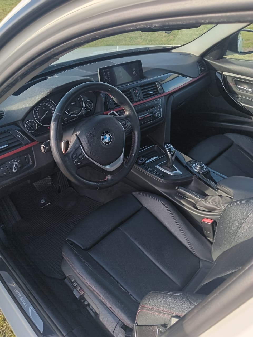 Mira esta publicación de BMW Serie 3 2014 en Motordil