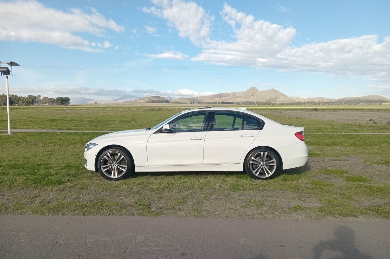 Mira esta publicación de BMW Serie 3 2014 en Motordil