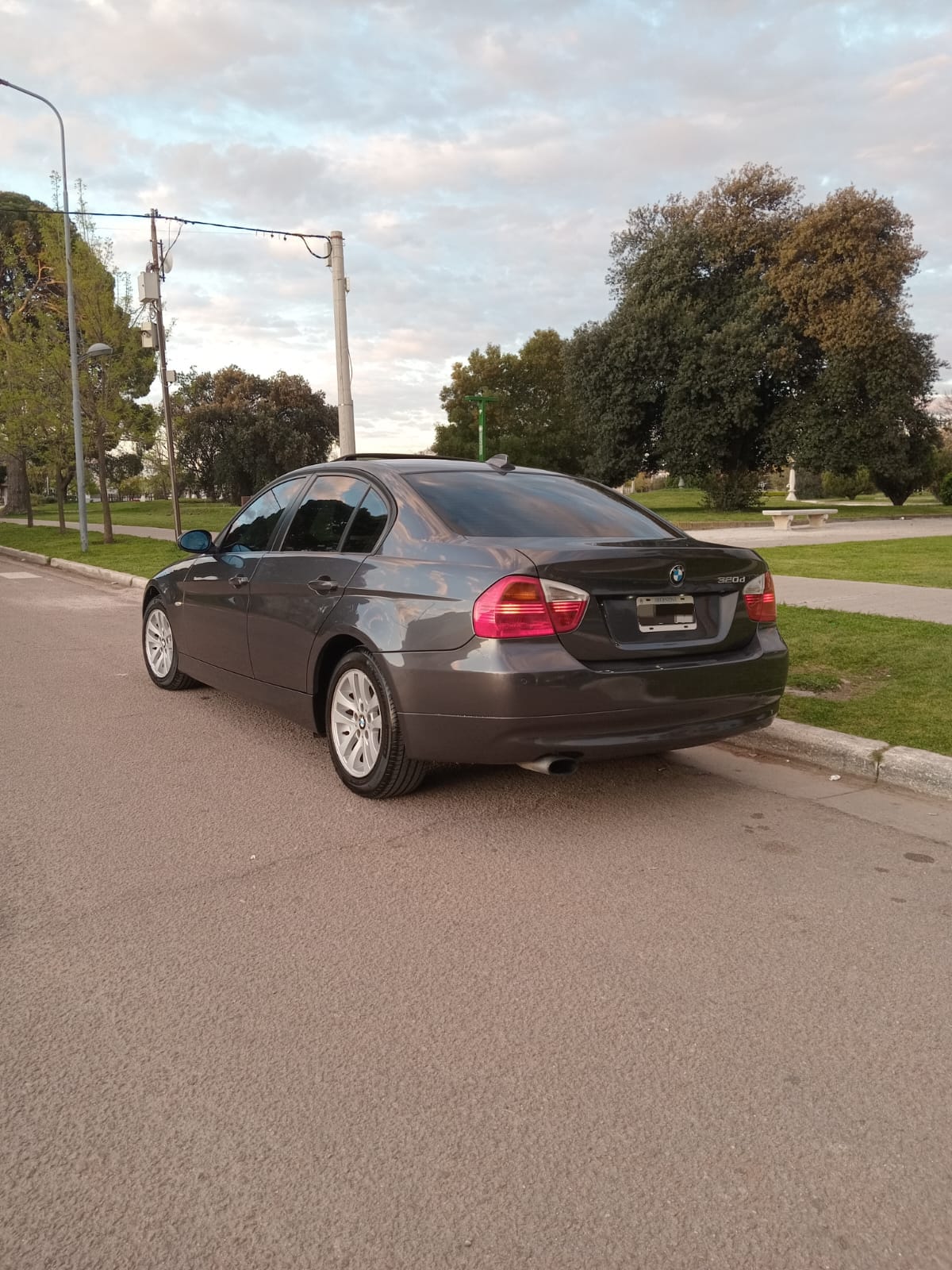 Mira esta publicación de BMW Serie 3 2008 en Motordil
