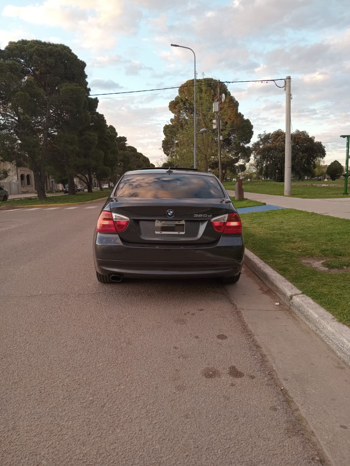 Mira esta publicación de BMW Serie 3 2008 en Motordil