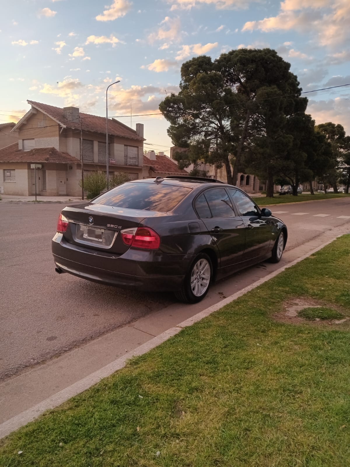 Mira esta publicación de BMW Serie 3 2008 en Motordil