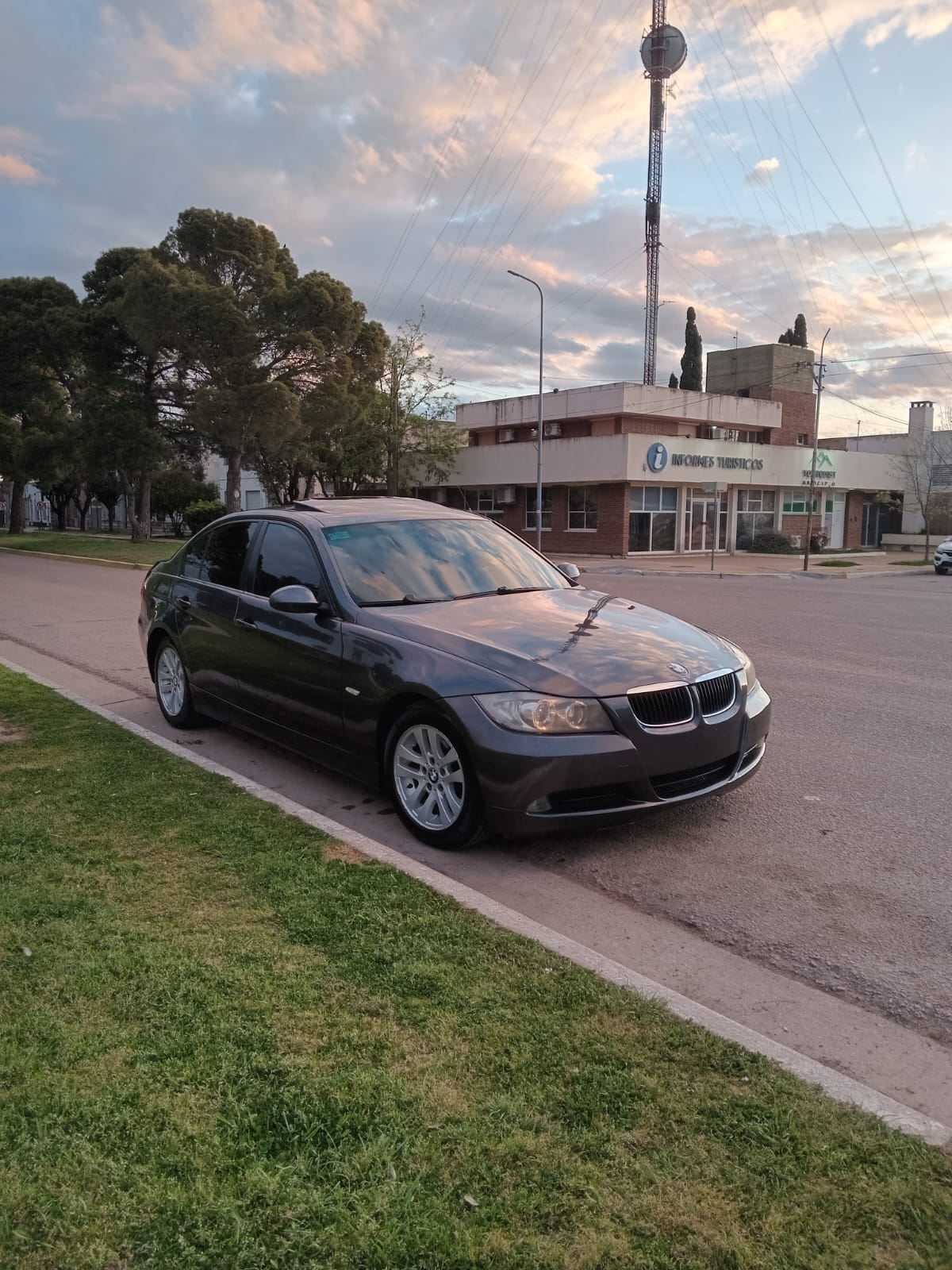 Mira esta publicación de BMW Serie 3 2008 en Motordil