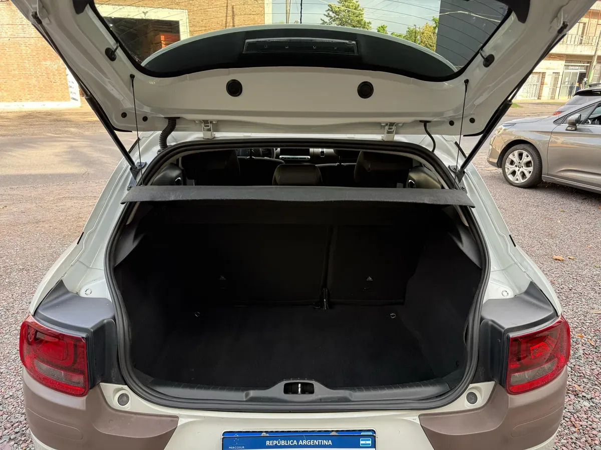 Mira esta publicación de Citroen C 4 Cactus 2018 en Motordil