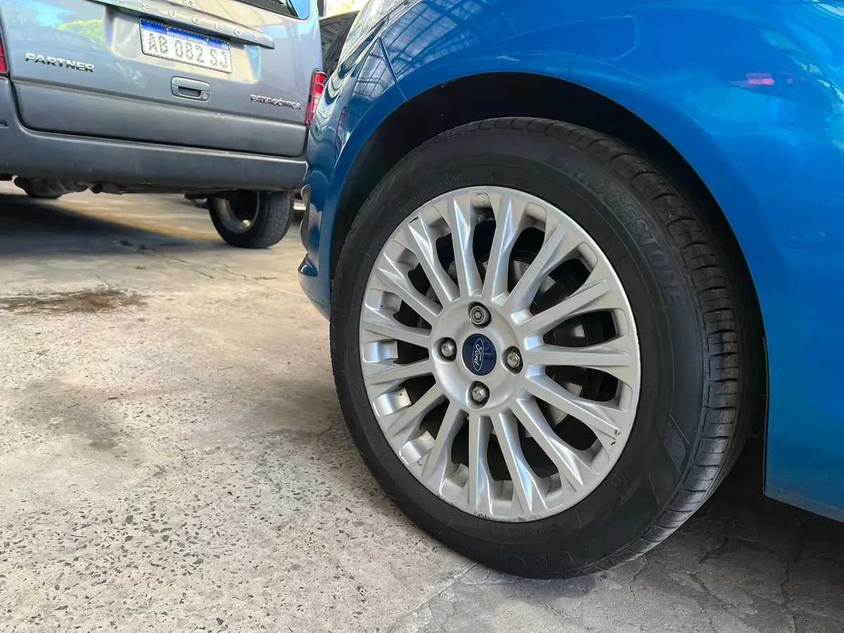 Mira esta publicación de Ford Fiesta 2017 en Motordil