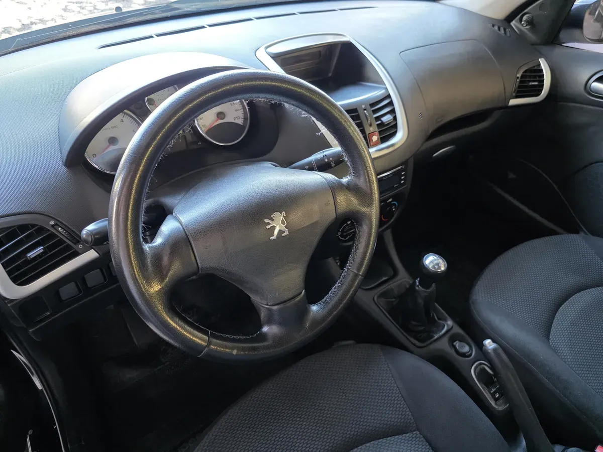 Mira esta publicación de Peugeot 207 Compact 2011 en Motordil