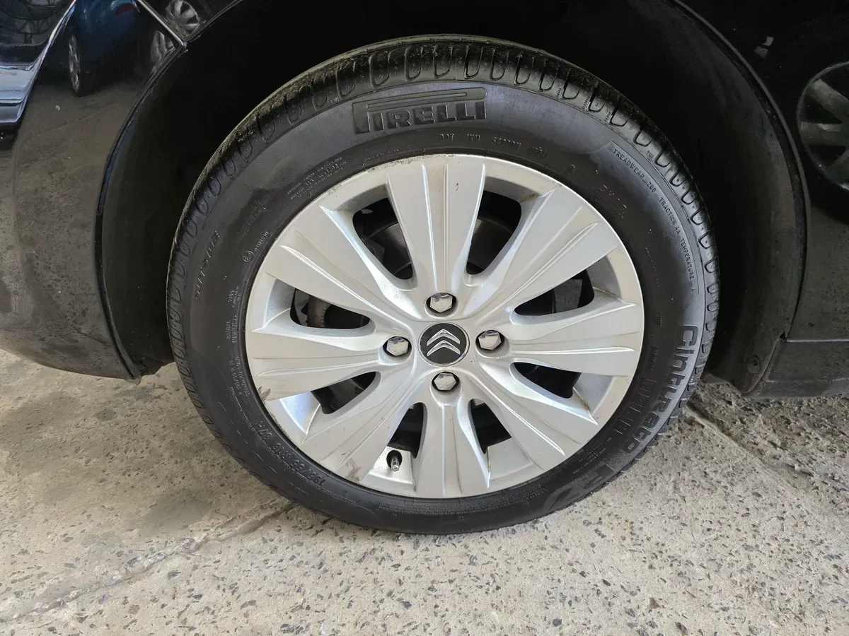 Mira esta publicación de Citroen C 3 Picasso 2012 en Motordil