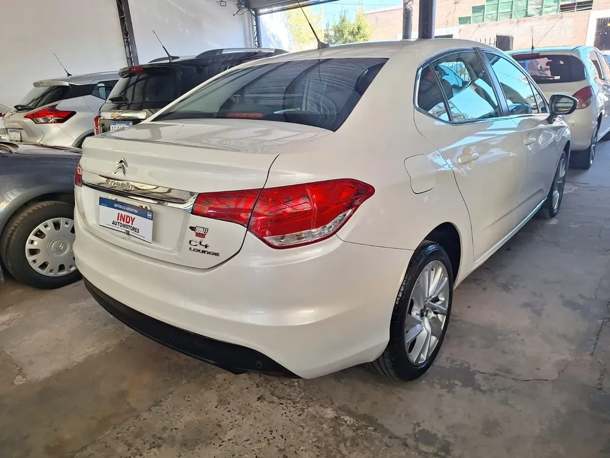 Mira esta publicación de Citroen C 4 Lounge 2015 en Motordil