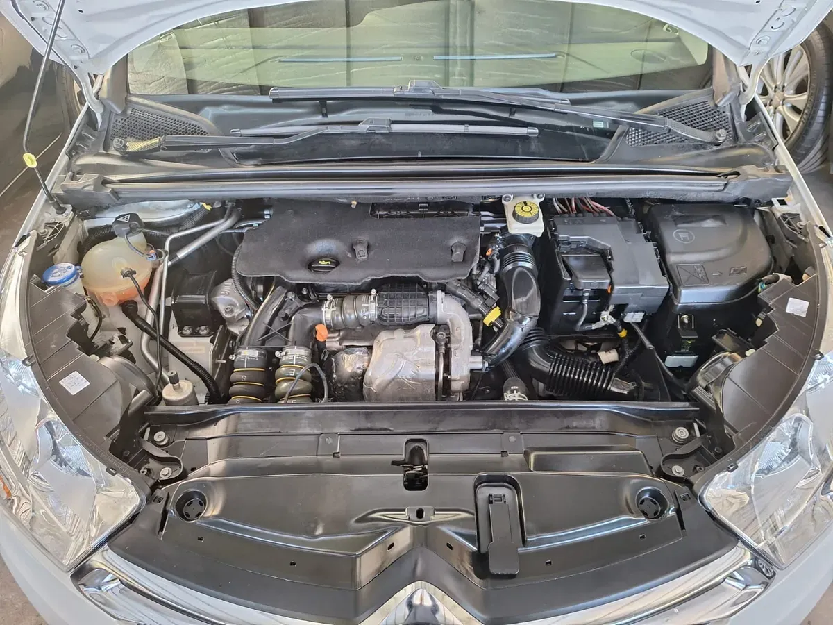 Mira esta publicación de Citroen C 4 Lounge 2015 en Motordil