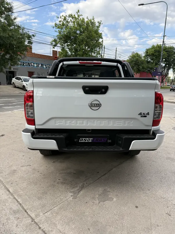 Mira esta publicación de Nissan Frontier 2024 en Motordil