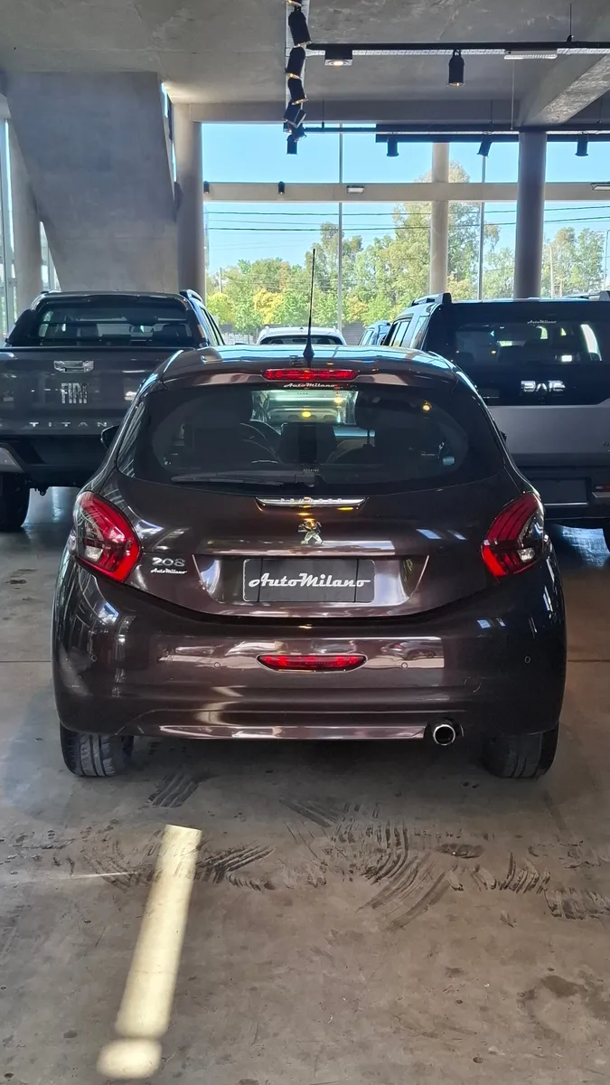 Mira esta publicación de Peugeot 208 2019 en Motordil