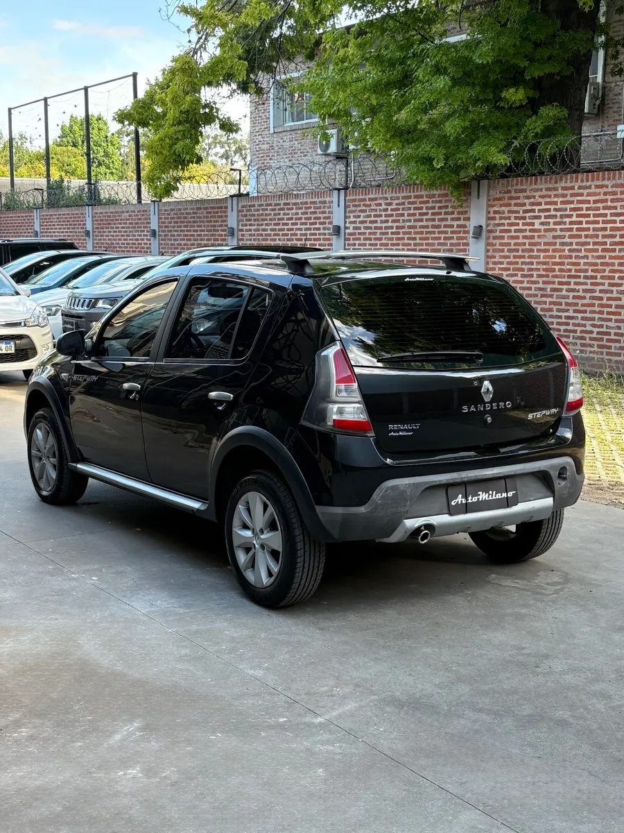 Mira esta publicación de Renault Sandero 2012 en Motordil