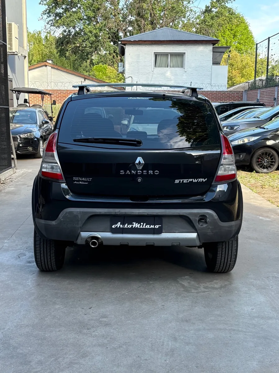 Mira esta publicación de Renault Sandero 2012 en Motordil