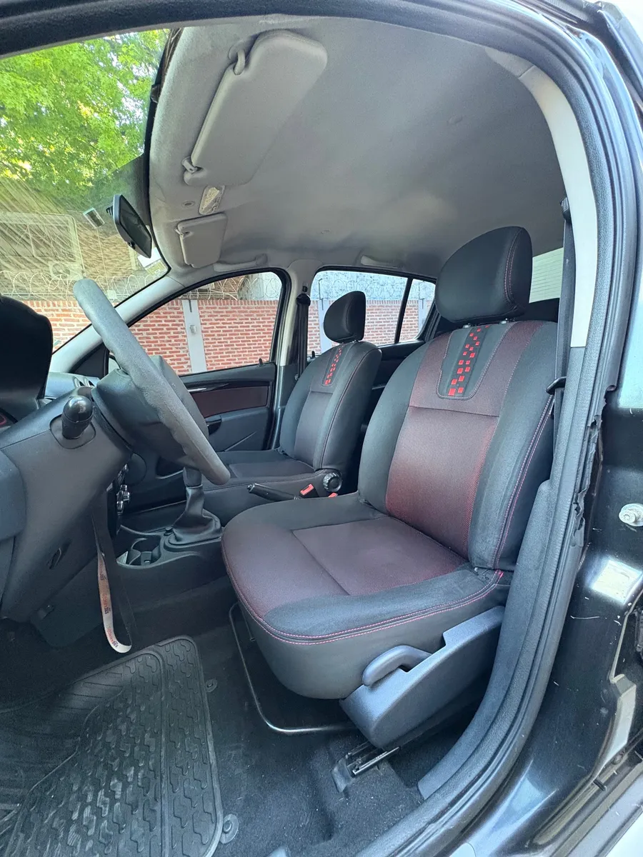 Mira esta publicación de Renault Sandero 2012 en Motordil