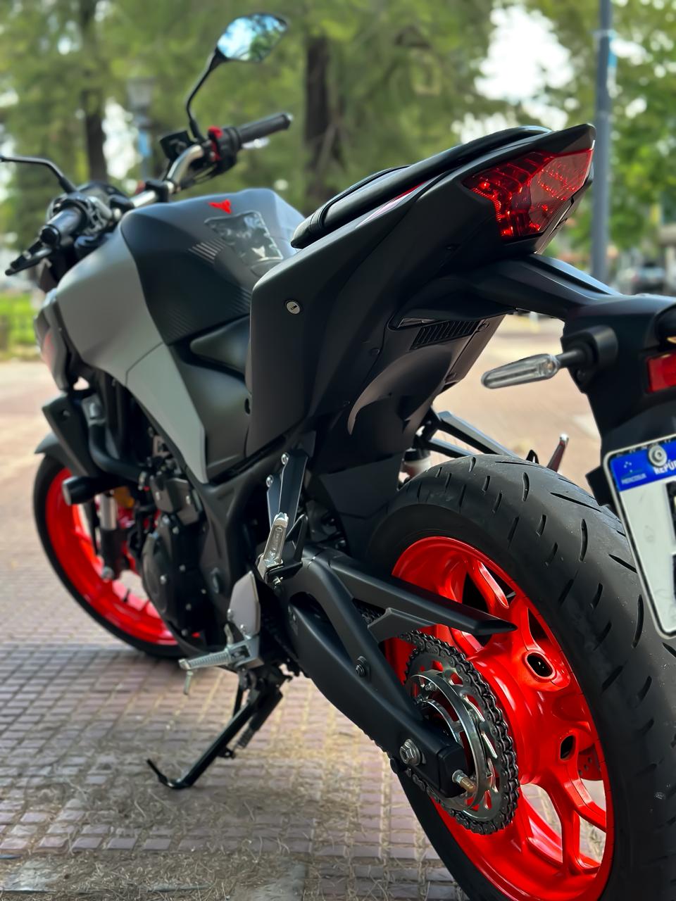 Mira esta publicación de Yamaha 300 MT 03 2021 en Motordil