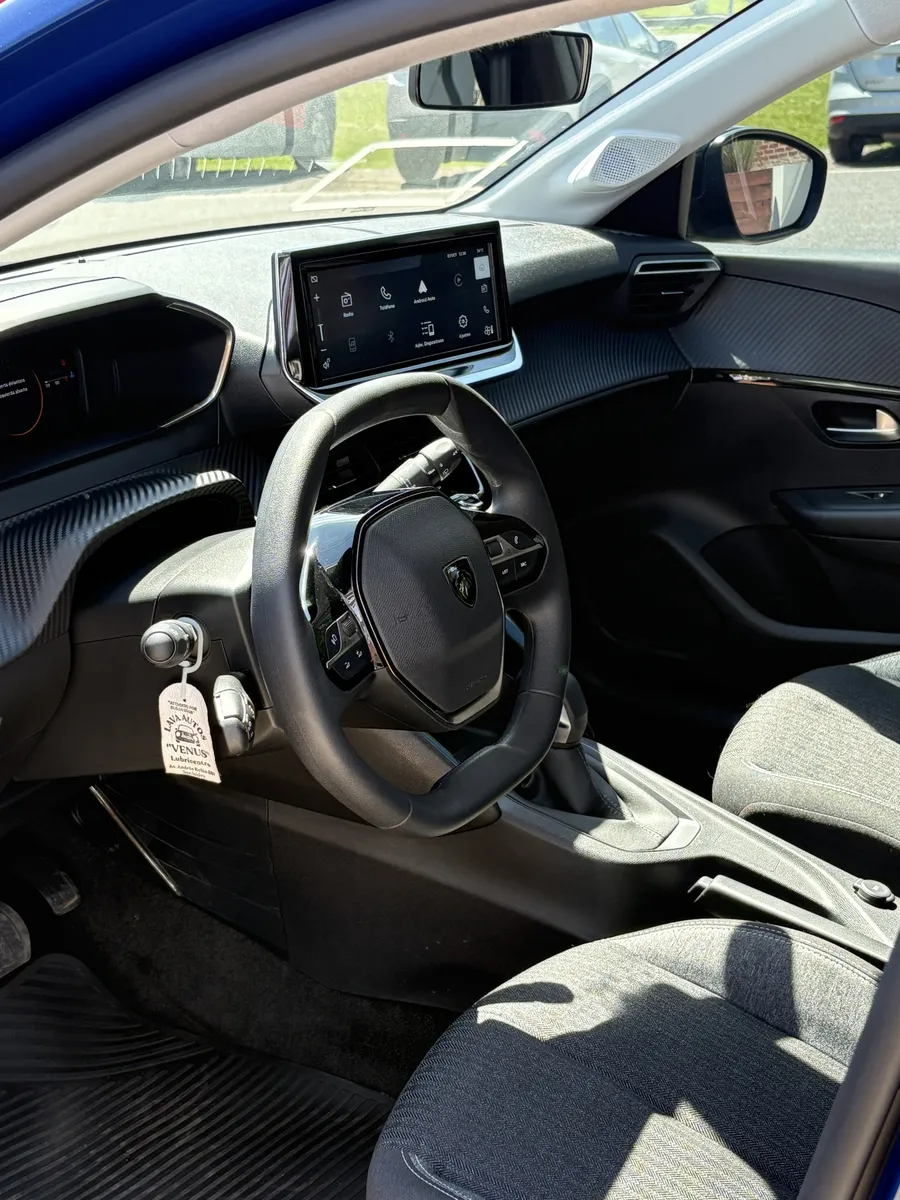 Mira esta publicación de Peugeot 208 2025 en Motordil