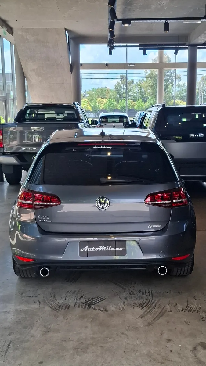 Mira esta publicación de Volkswagen Golf 2017 en Motordil